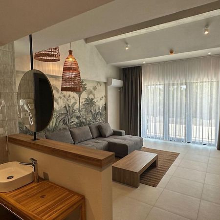 Luuma Hotel Două Mai Екстериор снимка