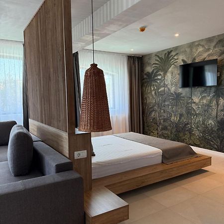 Luuma Hotel Două Mai Екстериор снимка