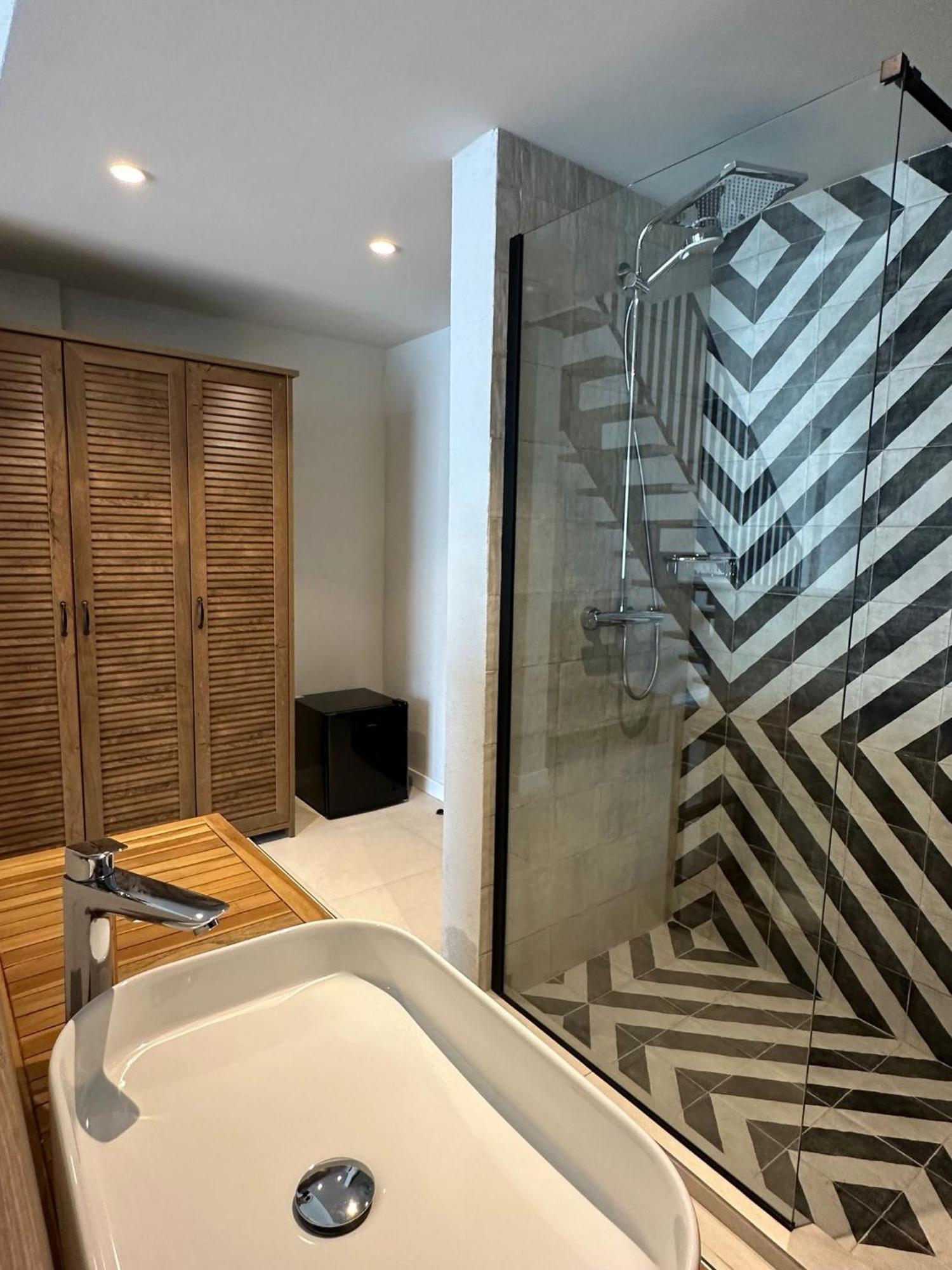 Luuma Hotel Două Mai Екстериор снимка