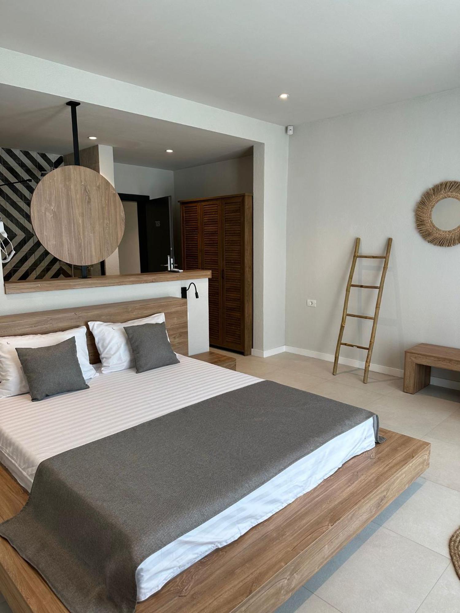 Luuma Hotel Două Mai Екстериор снимка