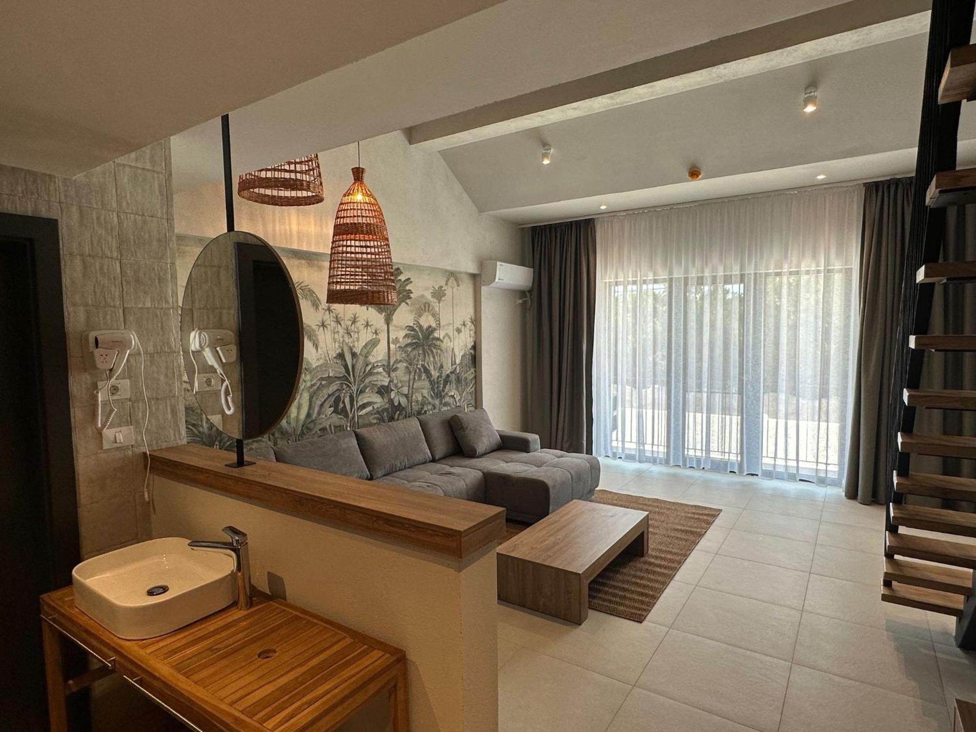 Luuma Hotel Două Mai Екстериор снимка