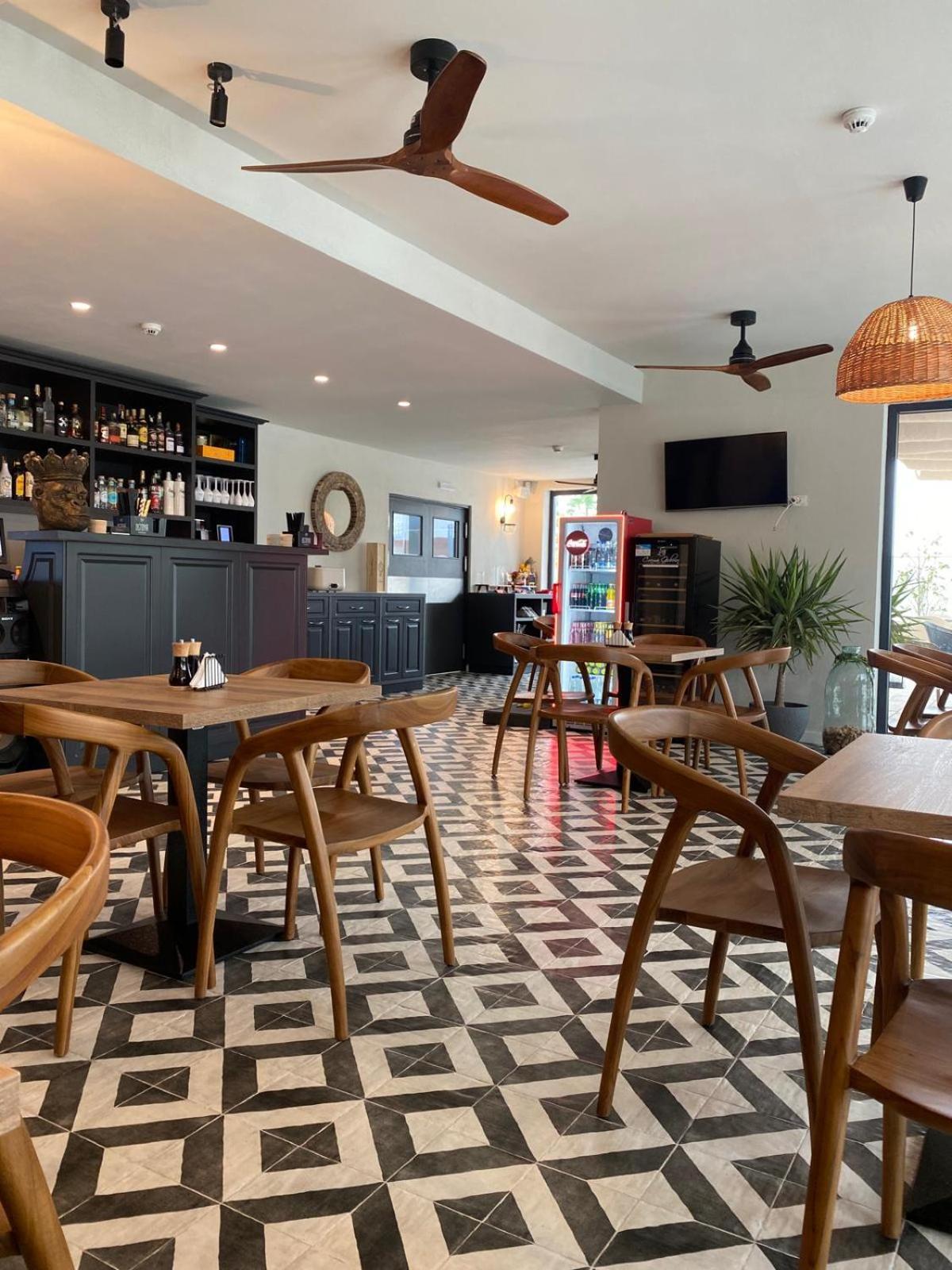 Luuma Hotel Două Mai Екстериор снимка