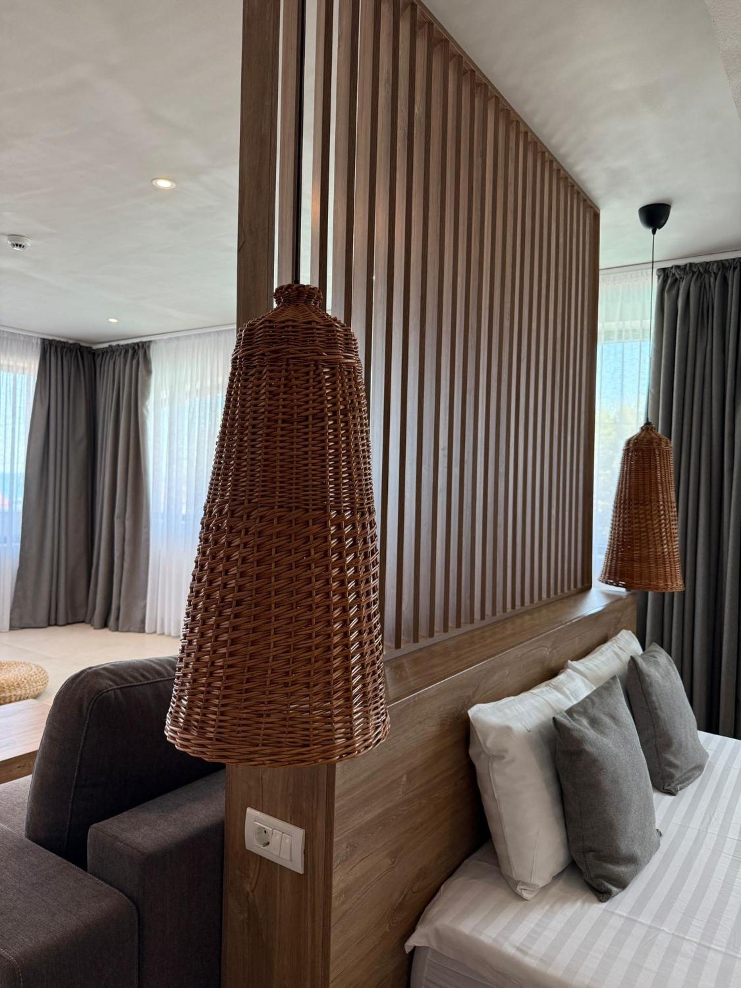 Luuma Hotel Două Mai Екстериор снимка