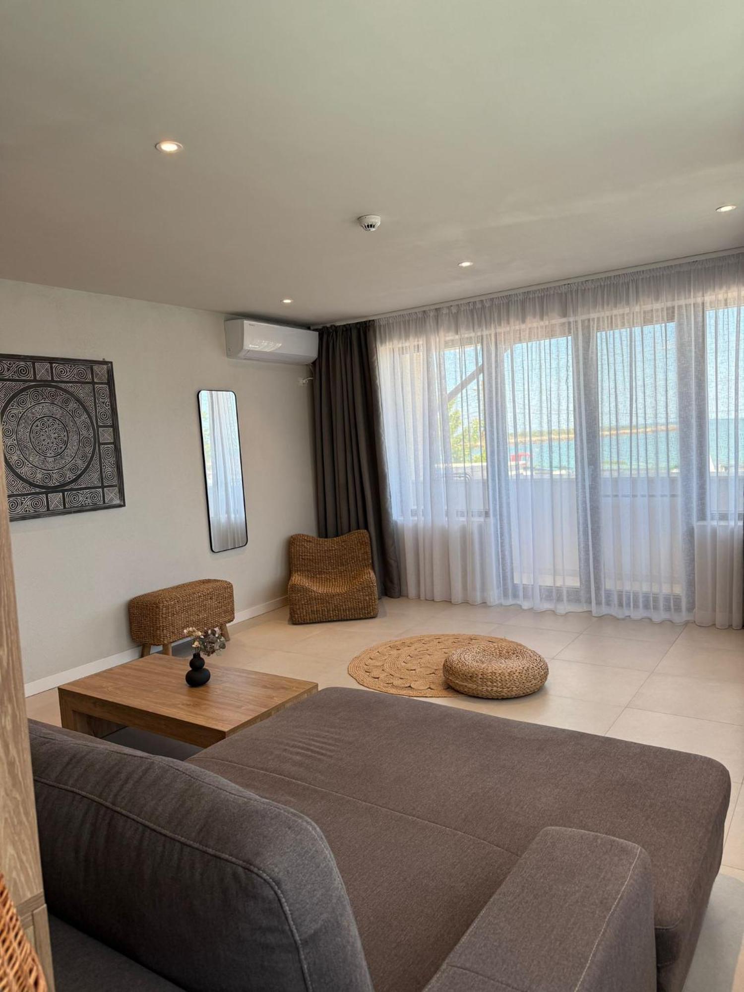 Luuma Hotel Două Mai Екстериор снимка