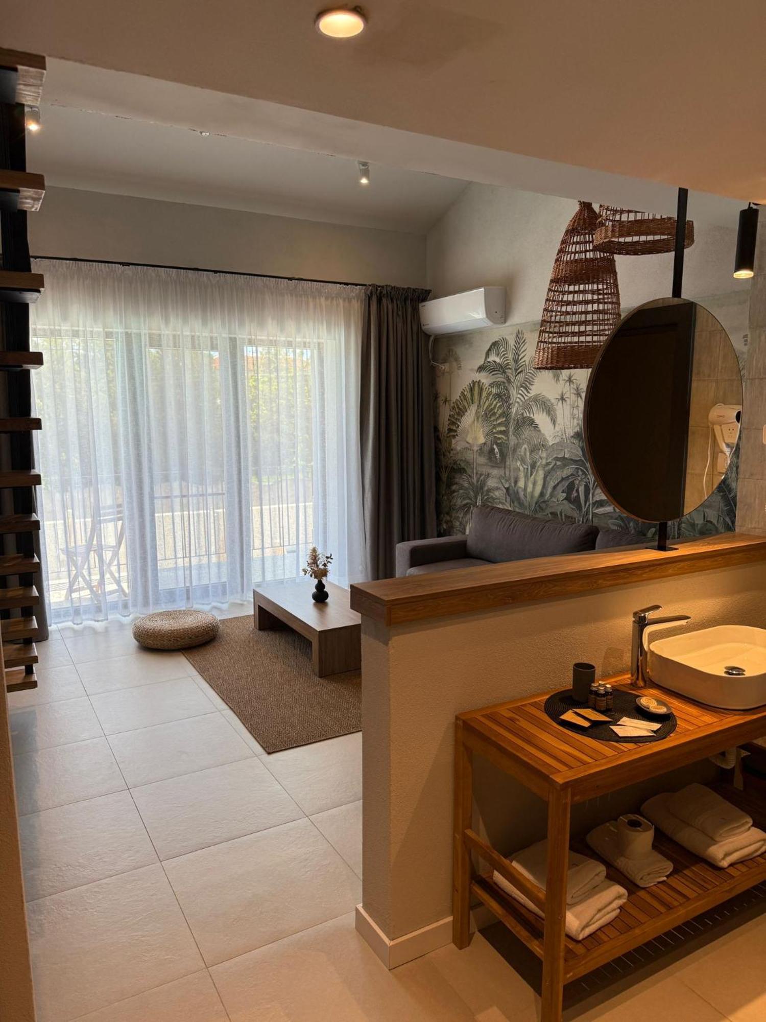 Luuma Hotel Două Mai Екстериор снимка
