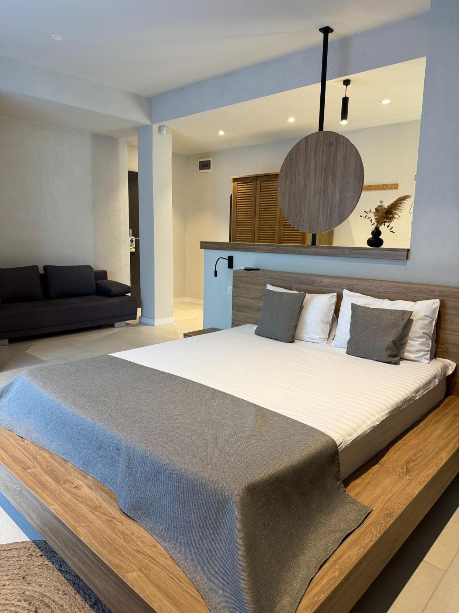 Luuma Hotel Două Mai Екстериор снимка