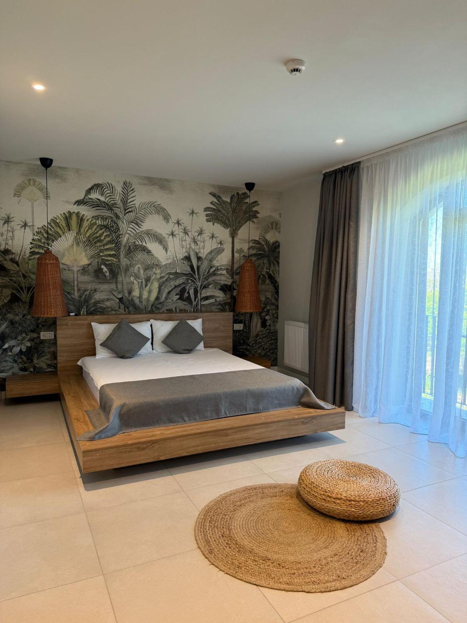 Luuma Hotel Două Mai Екстериор снимка